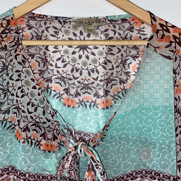 Sheer Tie Front Blouse - Picture 3 of 4